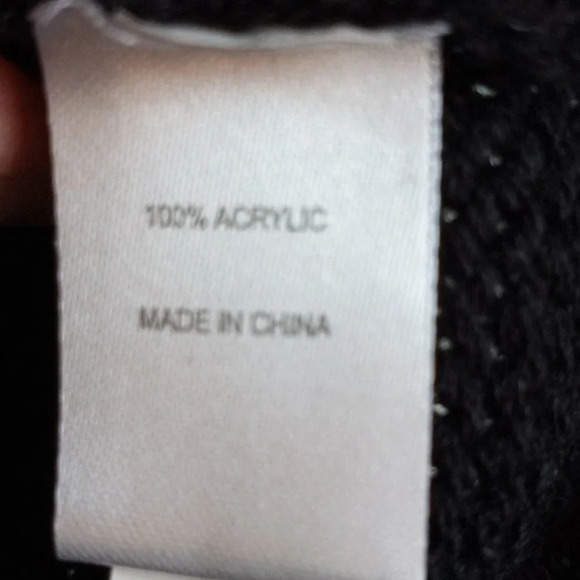 Made For Me to Look Amazing Black /White Crochet sweater dress Size Small - Picture 5 of 8